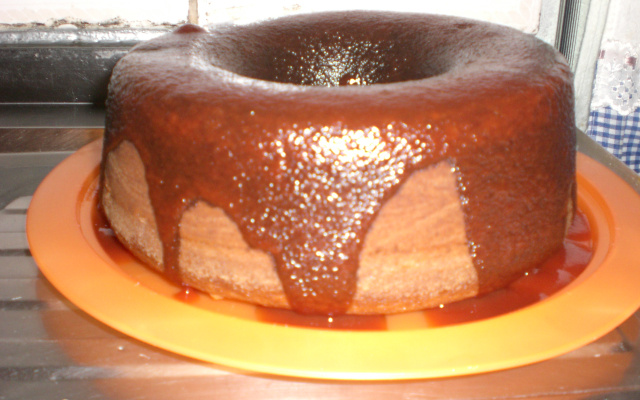 Bolo de fubá com goiabada