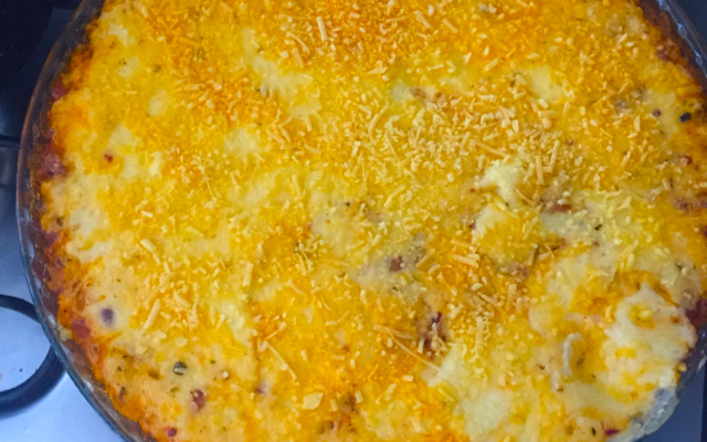 Escondidinho de mandioca com carne seca