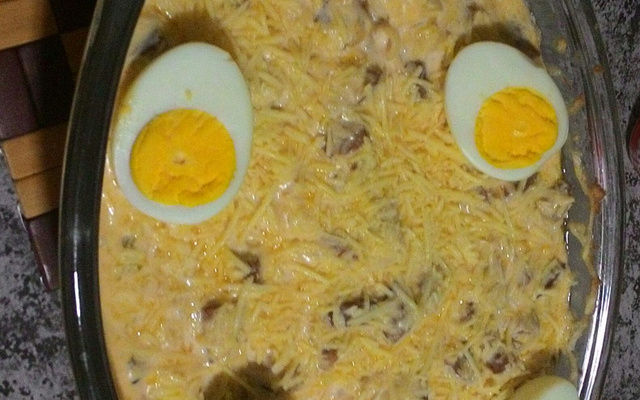 macarrão com calabresa e bacon ao molho branco