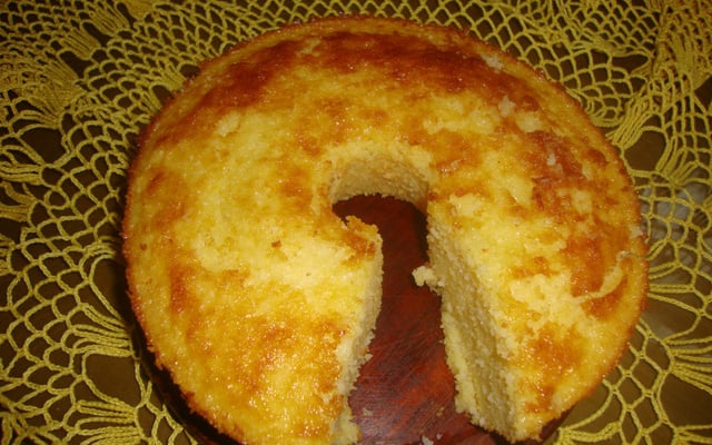 Bolo de milharina cremoso