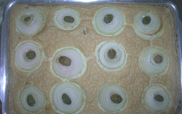 Torta capixaba de bacalhau e repolho