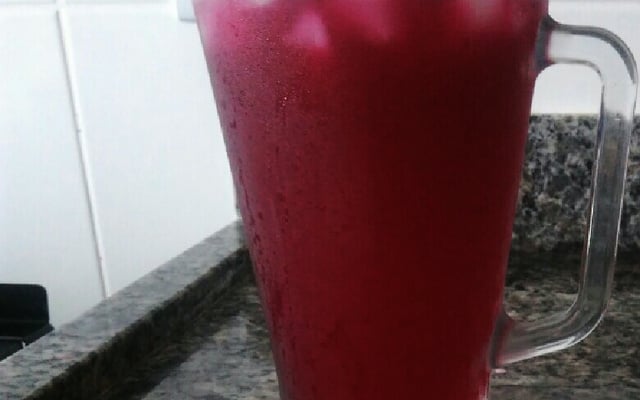 Suco de beterraba com limão