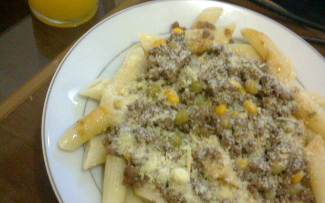 Macarrão penne a bolonhesa B&A