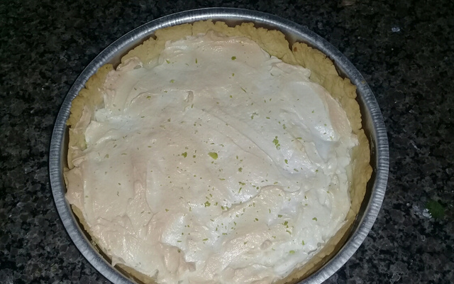 Torta de limão fácil e deliciosa com merengue