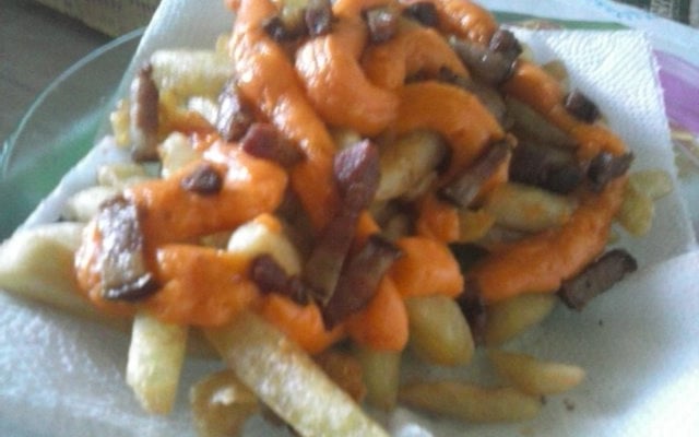 Batata frita com cheddar e bacon