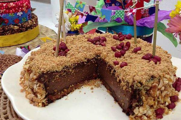 Torta gelada de amendoim