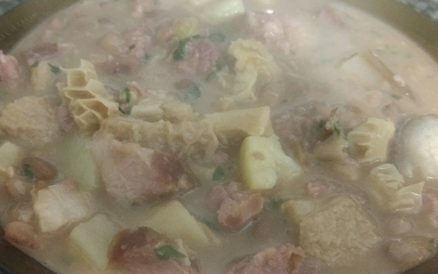 Feijão branco com dobradinha