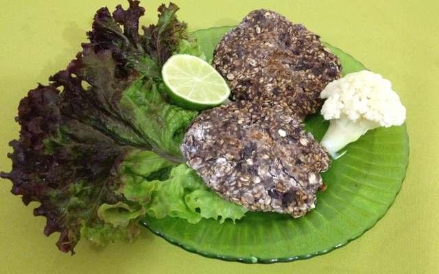 Hambúrguer de feijão, linhaça e aveia