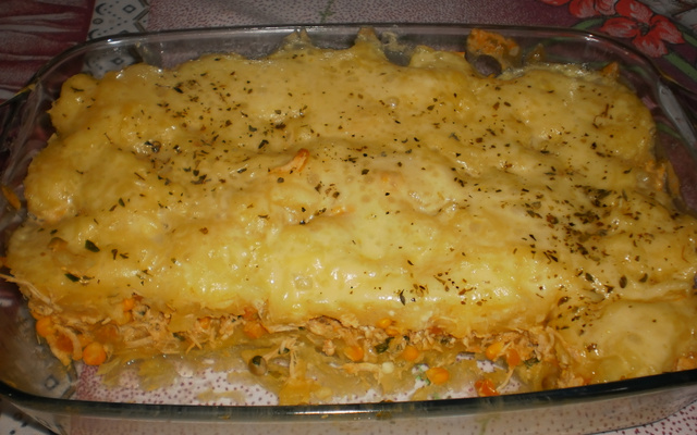 Empadão de mandioca com frango