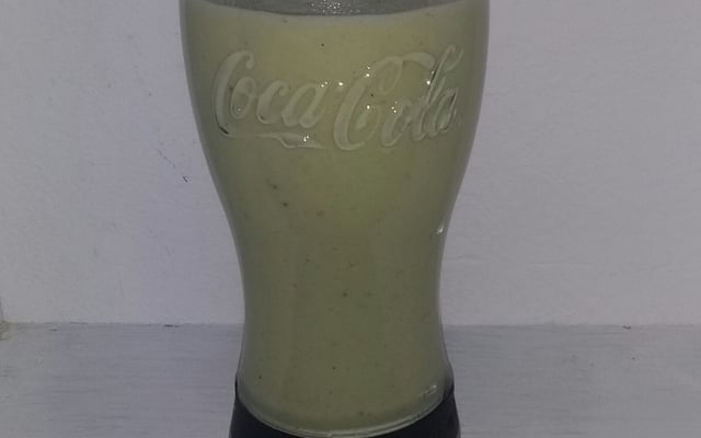 Vitamina prática de abacate com banana