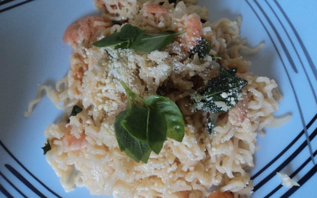 Espaguete com camarão