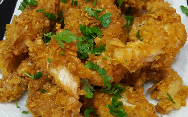 Filezinhos de frango empanados com Corn Flakes