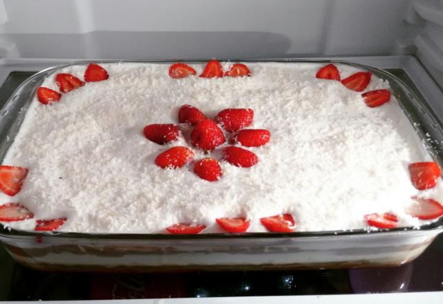Torta gelada de abacaxi com chocolate (5 camadas)