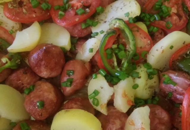 Linguiça ao forno com batatas