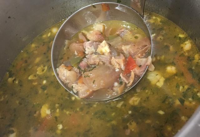Caldo de mocotó