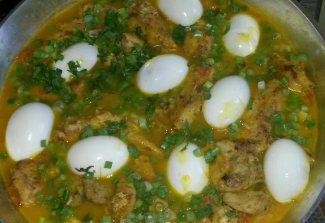 Peixe ao leite de coco e azeite de dendê