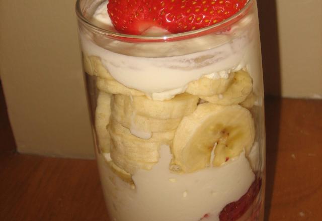 Parfait de morango e banana