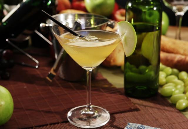 Vinho branco com maçã verde