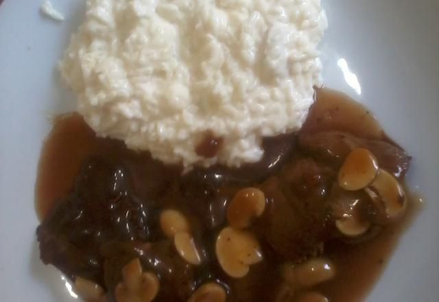 Escalope ao molho madeira com arroz à piemontese