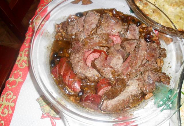 Carne recheada ao molho madeira