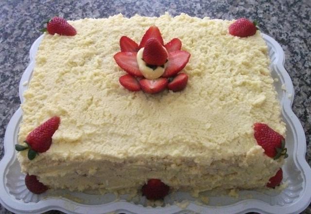 Torta de morango com nata