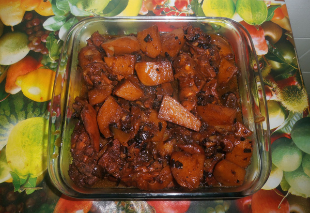 Frango com cebola queimada