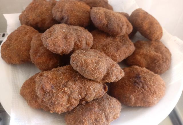 Bolinho de carne moída à milanesa