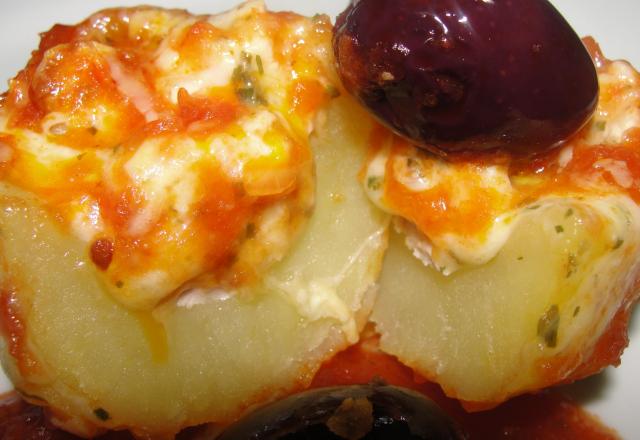 Batata recheada com peito de frango defumado