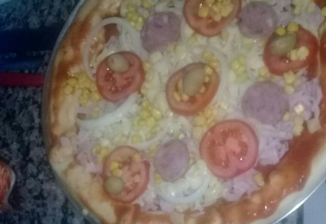 Pizza com borda recheada