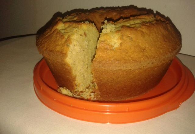 Bolo de fubá com coco