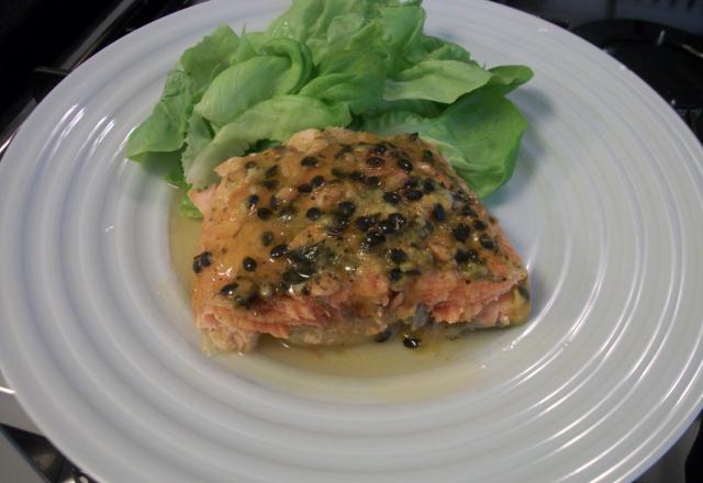 Salmão ao molho de maracujá