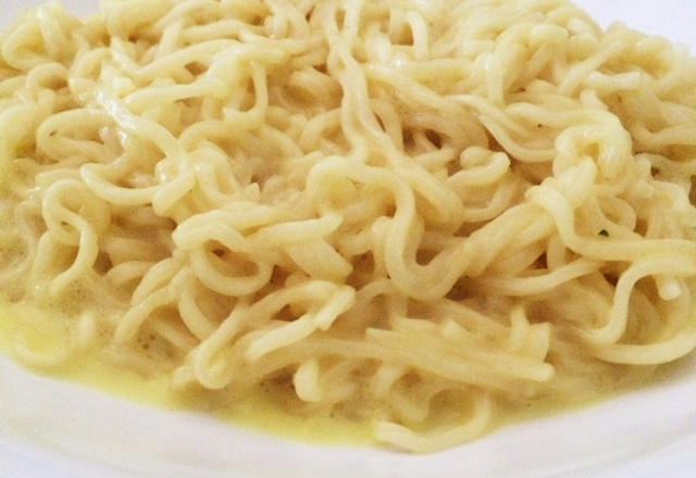 Miojo prático com requeijão