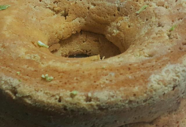 Bolo de limão com fubá
