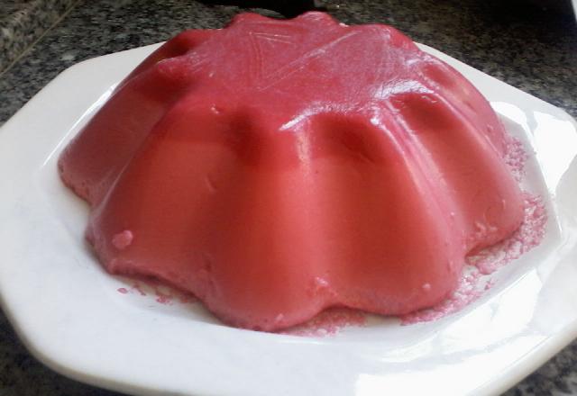 Gelatina cremosa com leite