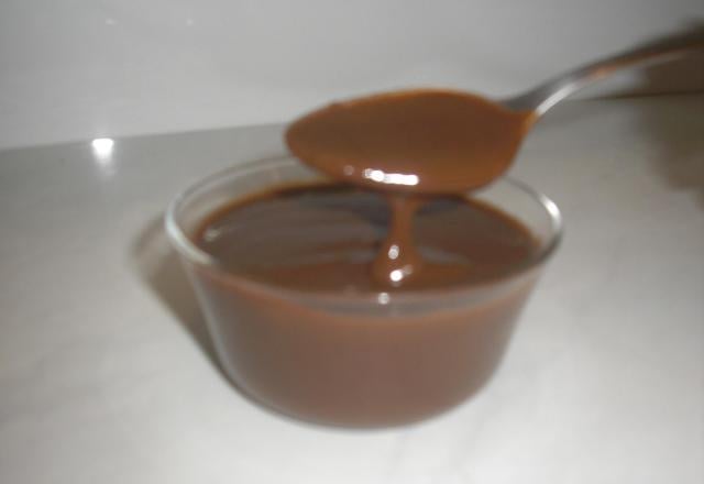 Cobertura de chocolate cremosa