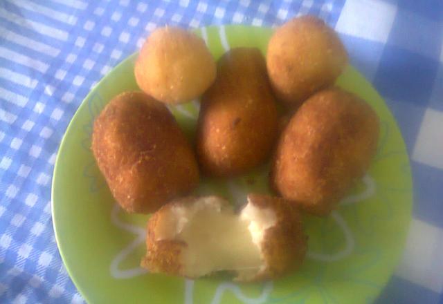Bolinho de queijo com massa de batata