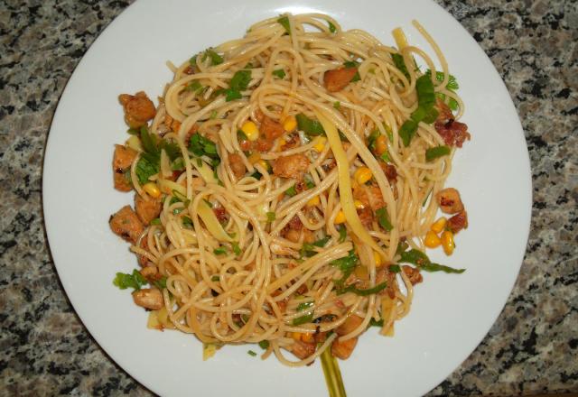 Macarrão alho e óleo com frango