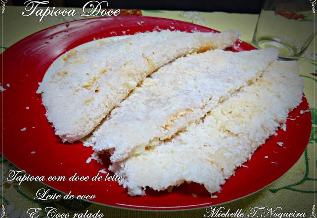 Tapioca com molho de salsicha no forno