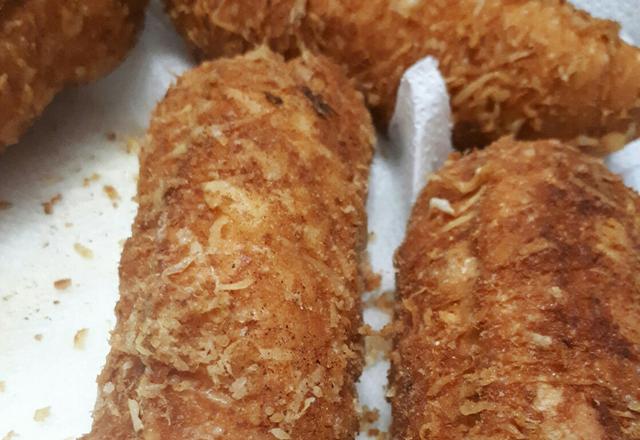 Cigarrete de queijo e presunto