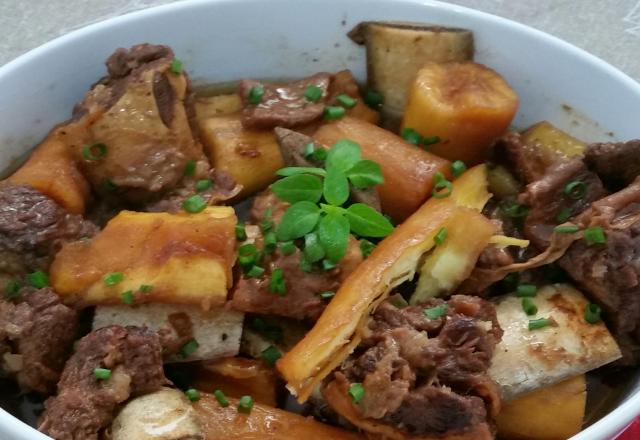 Costela com mandioca na cerveja