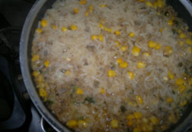 Carne moída com arroz