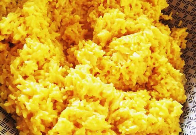 Arroz açafrão com parmesão
