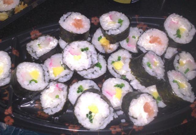 Sushi de kani com manga (versão Brasil)