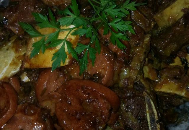 Costela de boi cozida com cebola