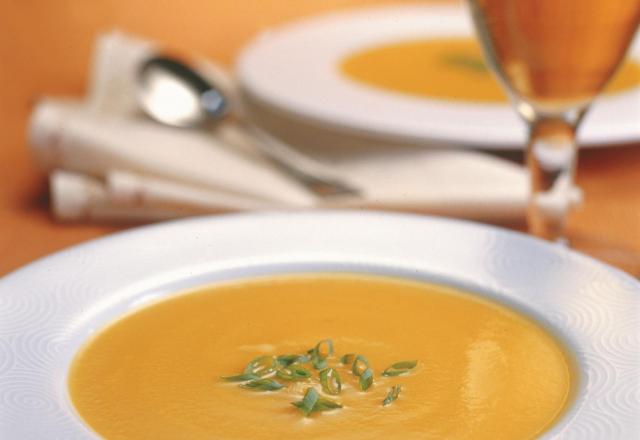 Sopa de maçã, abóbora e gengibre