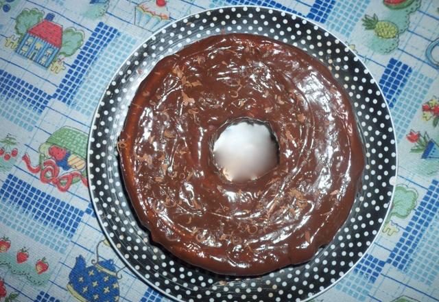 Bolo integral de cenoura com canela