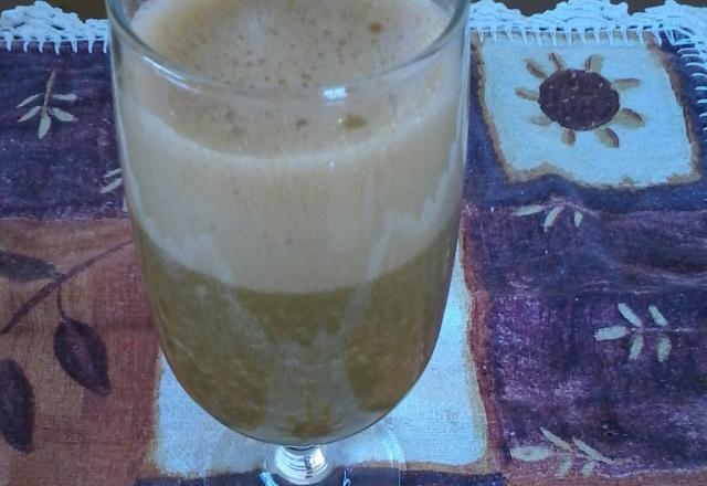 Suco de couve com cenoura e laranja