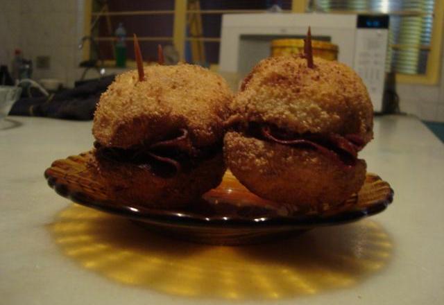 Batata frita com mortadela