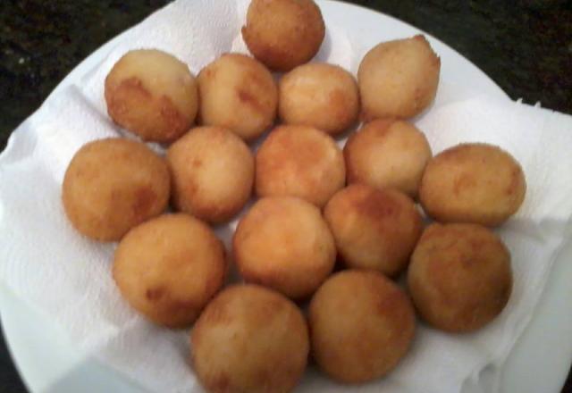 Bolinhos de calabresa