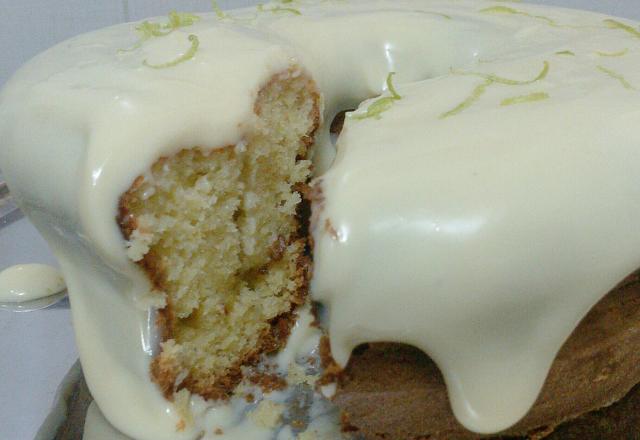 Bolo de laranja com creme de limão
